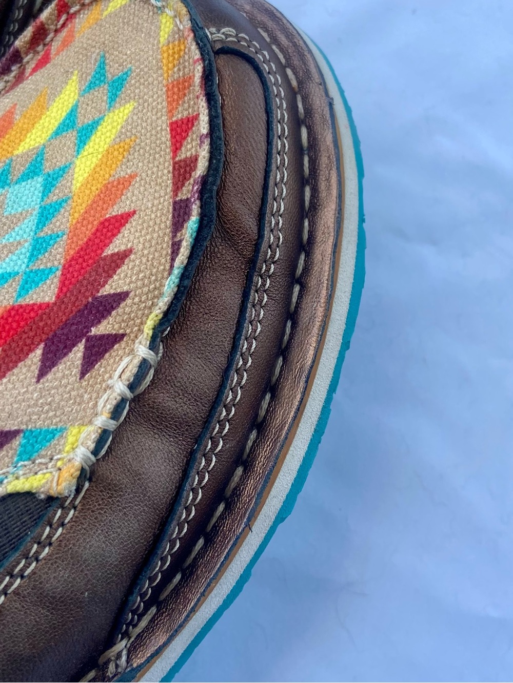 Ariat Women's Aztec Rainbow Southwestern Cruiser Metallic - Moc Toe Size 8.5B - Picture 15 of 17